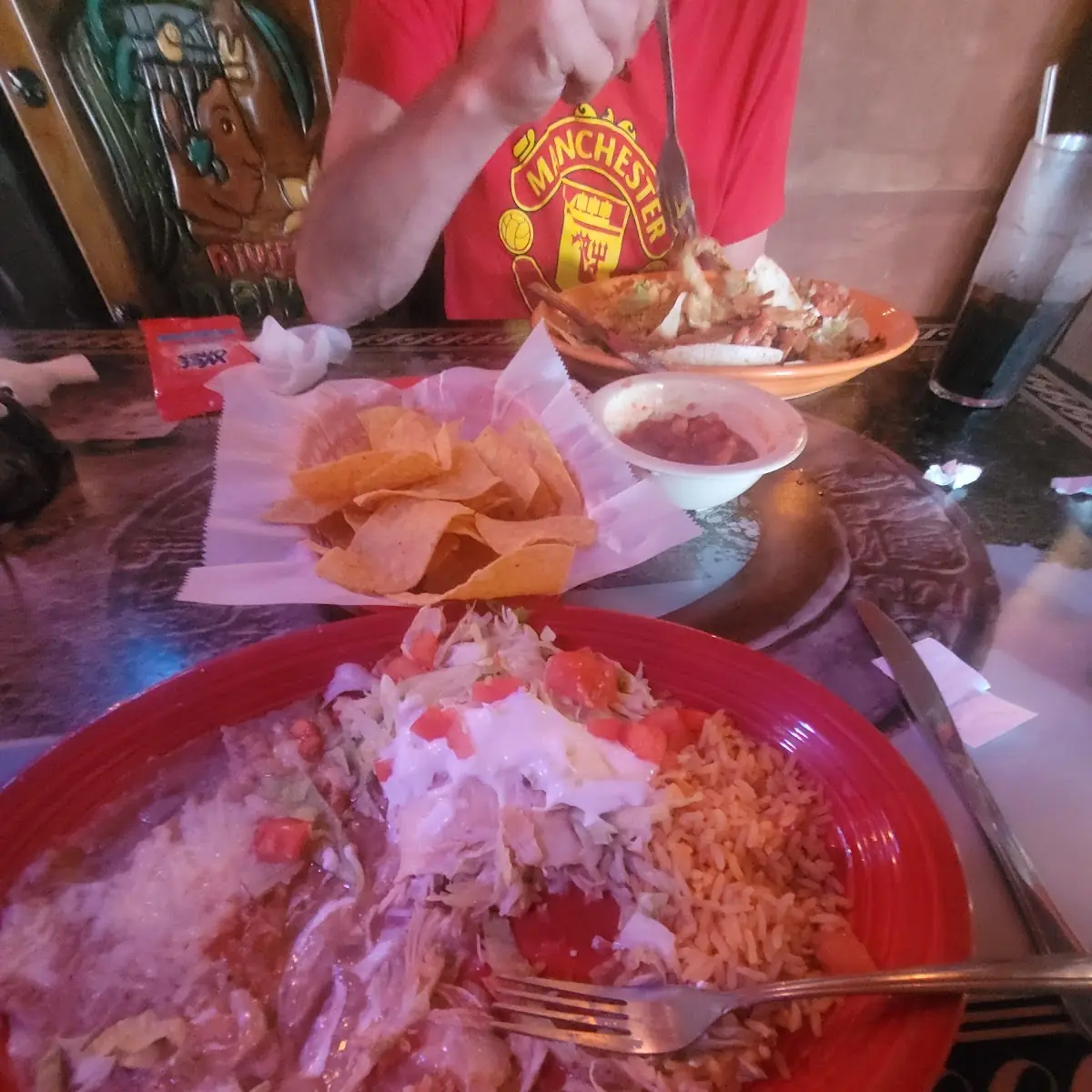 C. Un Burrito de Frijoles, Una Enchilada de Queso y Una Tostada de Frijoles / C. One Bean Burrito, One Cheese Enchilada and One Bean Tostada