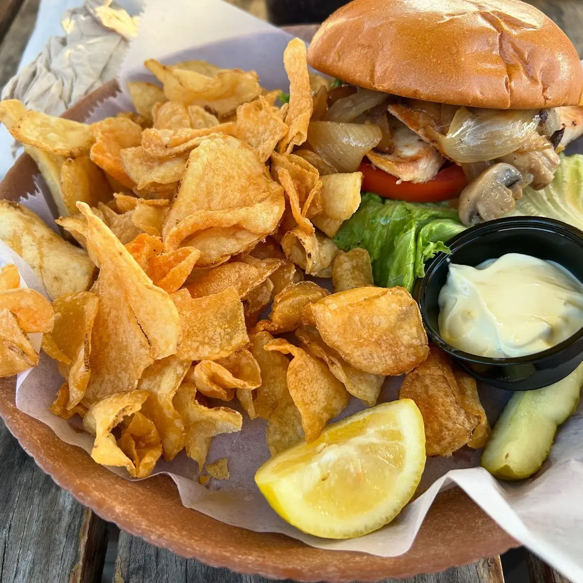Fish Sandwich w House Made Chips