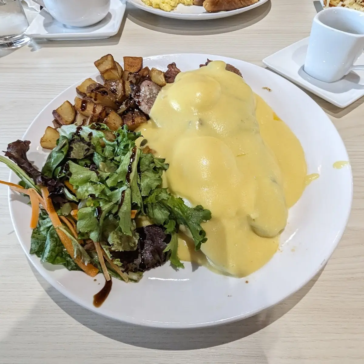 Brisket Eggs Benedict