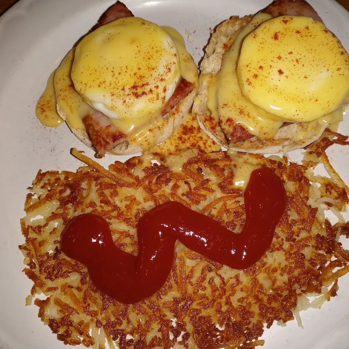 Eggs Benedict with Hash Browns