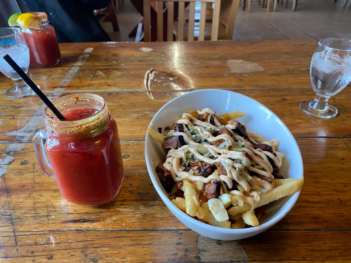 Cesar and Poutine, Boshkung Smokehouse