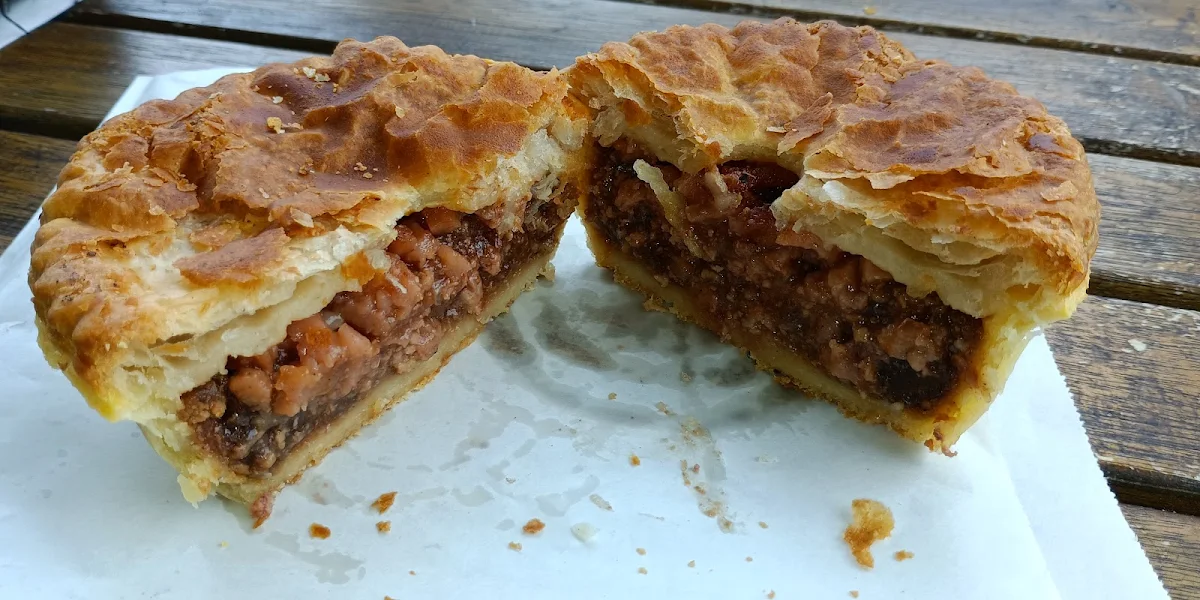 Steak Mince and Bacon Pie