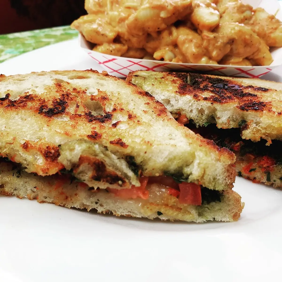Caprese Sandwich with Mac and Cheese V