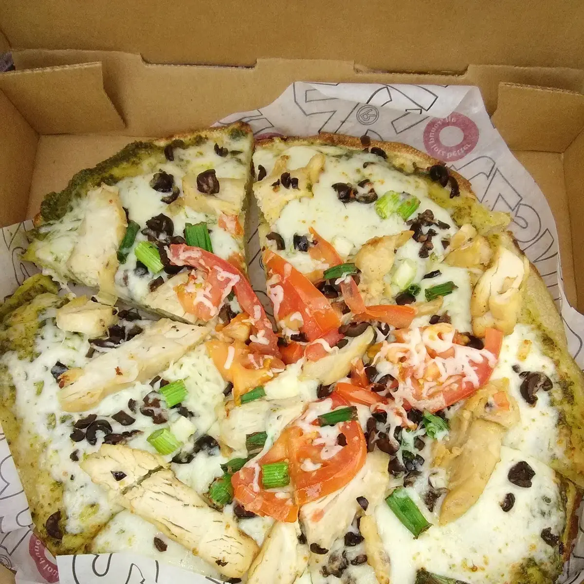 Personal Chicken Alfredo Pizza
