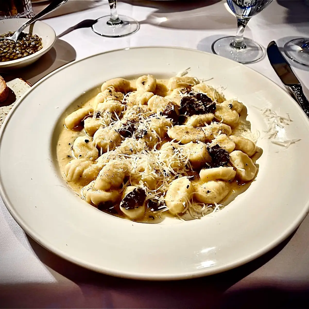 Gnocchi Al Tartufo Nero