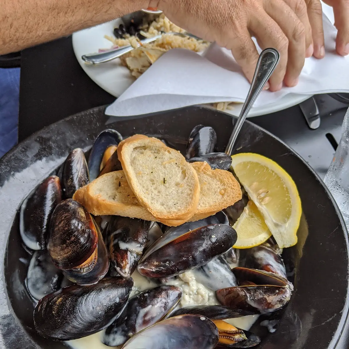 Blue Cheese Mussels