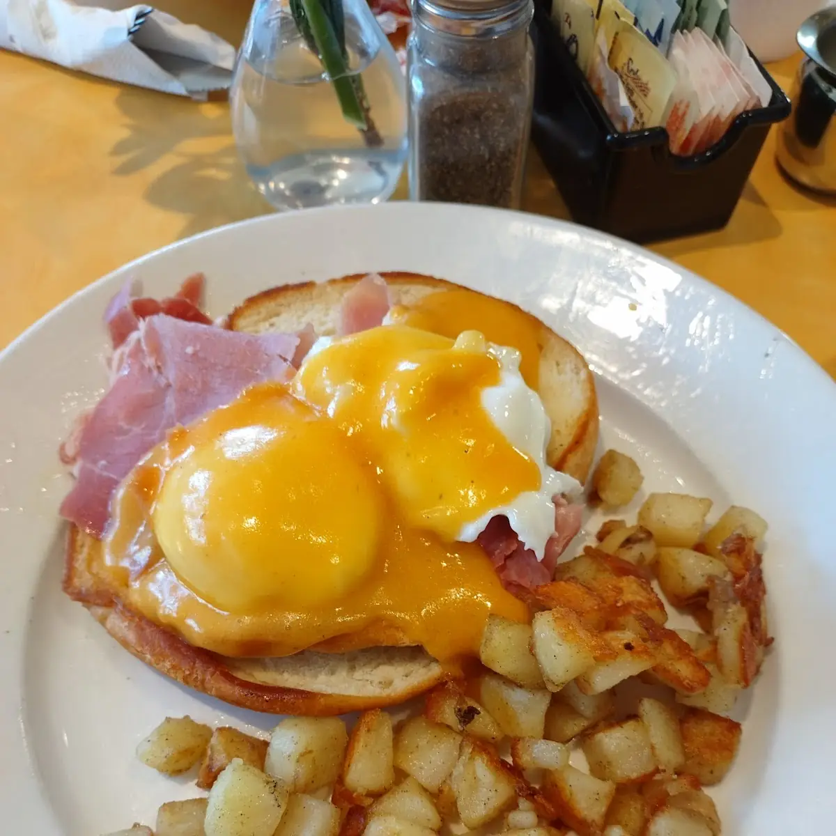 Eggs Benedict with Spinach