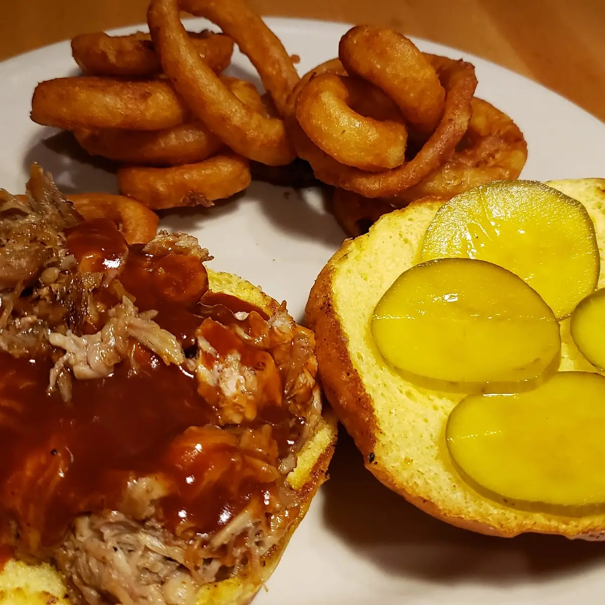 Pulled Pork Sandwich w Side of Onion Rings