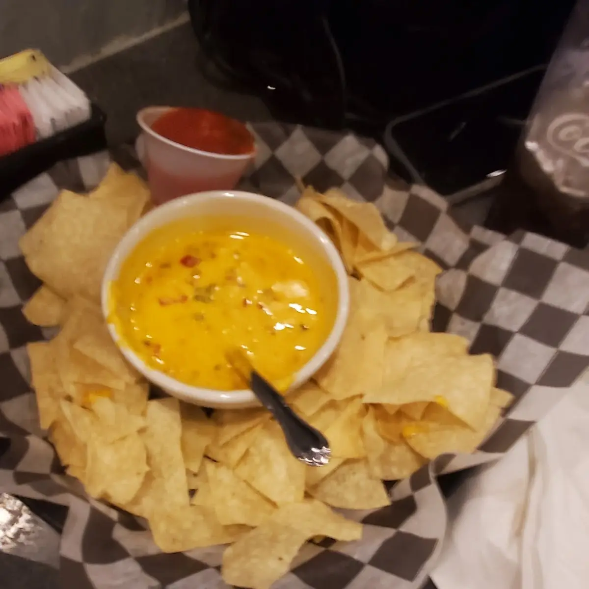 Chips Queso & Salsa