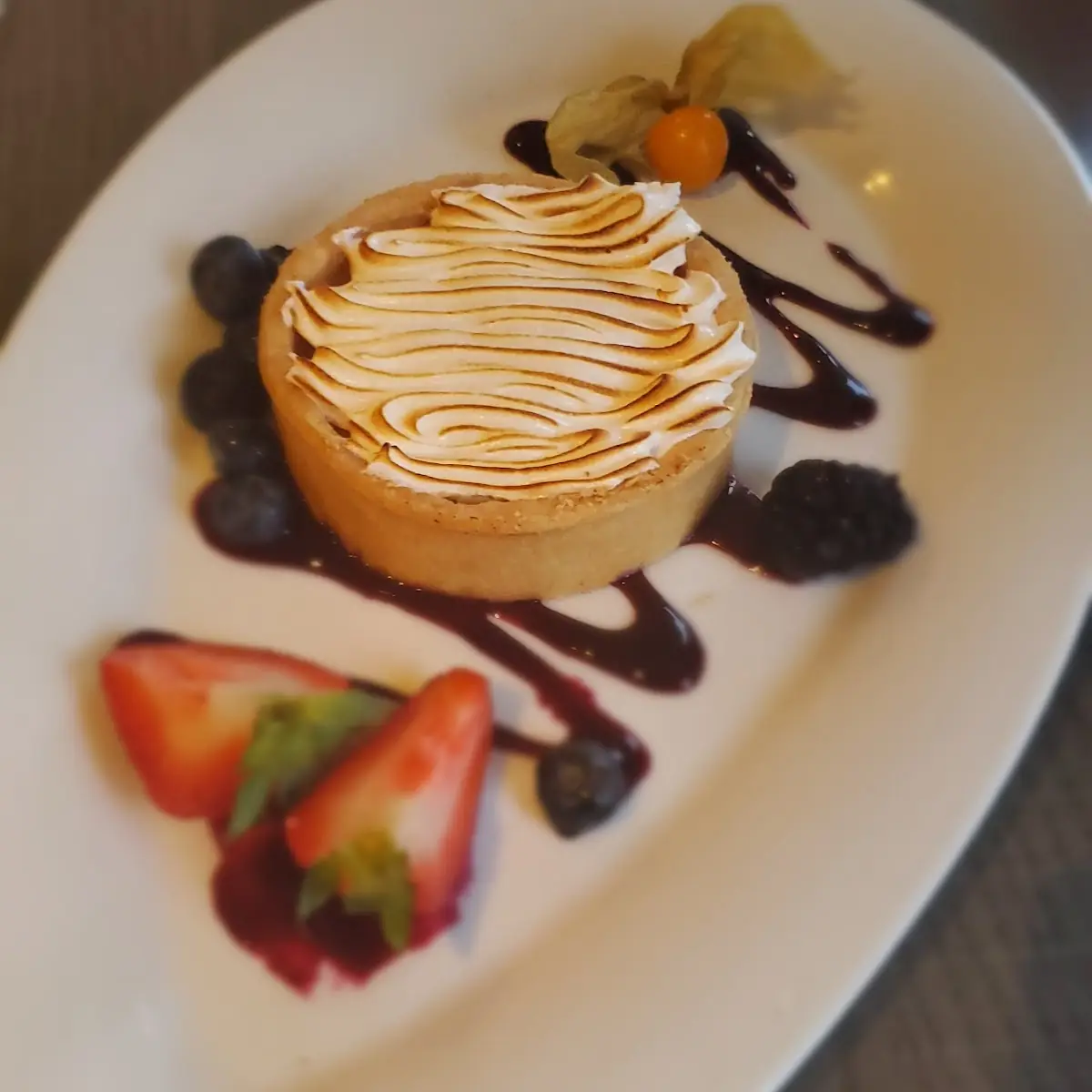 Lemon Tart, Zees Wine Bar & Grill