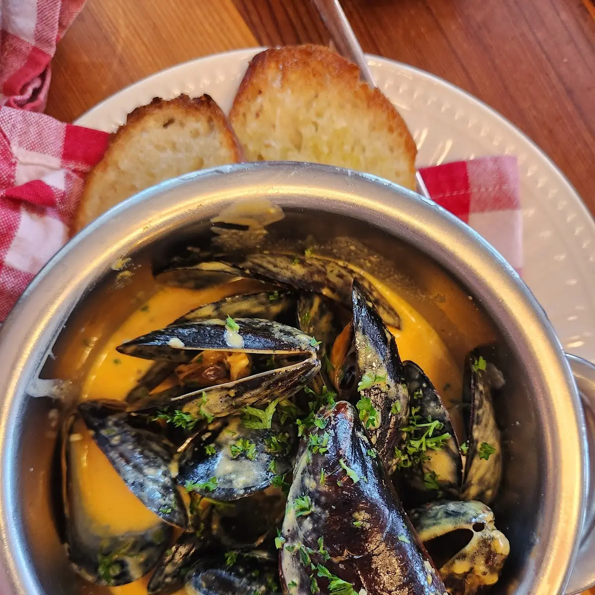 Mussels in Lobster Bisque Sauce