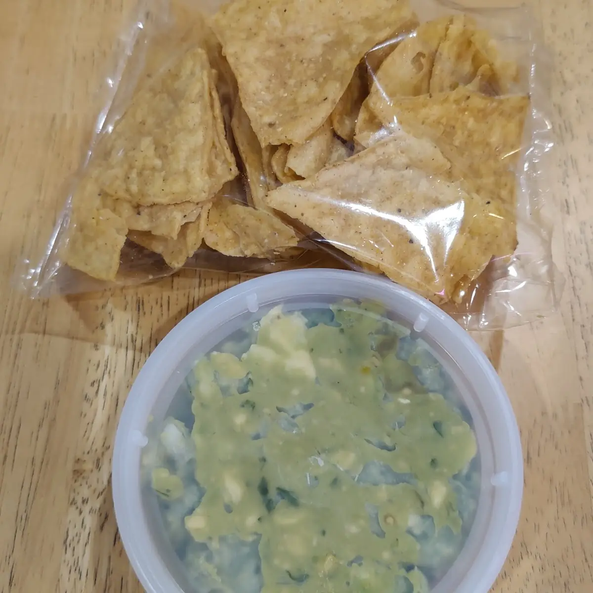 Appetizer Guacamole with Tortilla Chips