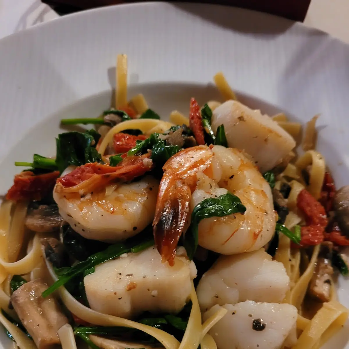 Pasta with Sea Scallops and Shrimp
