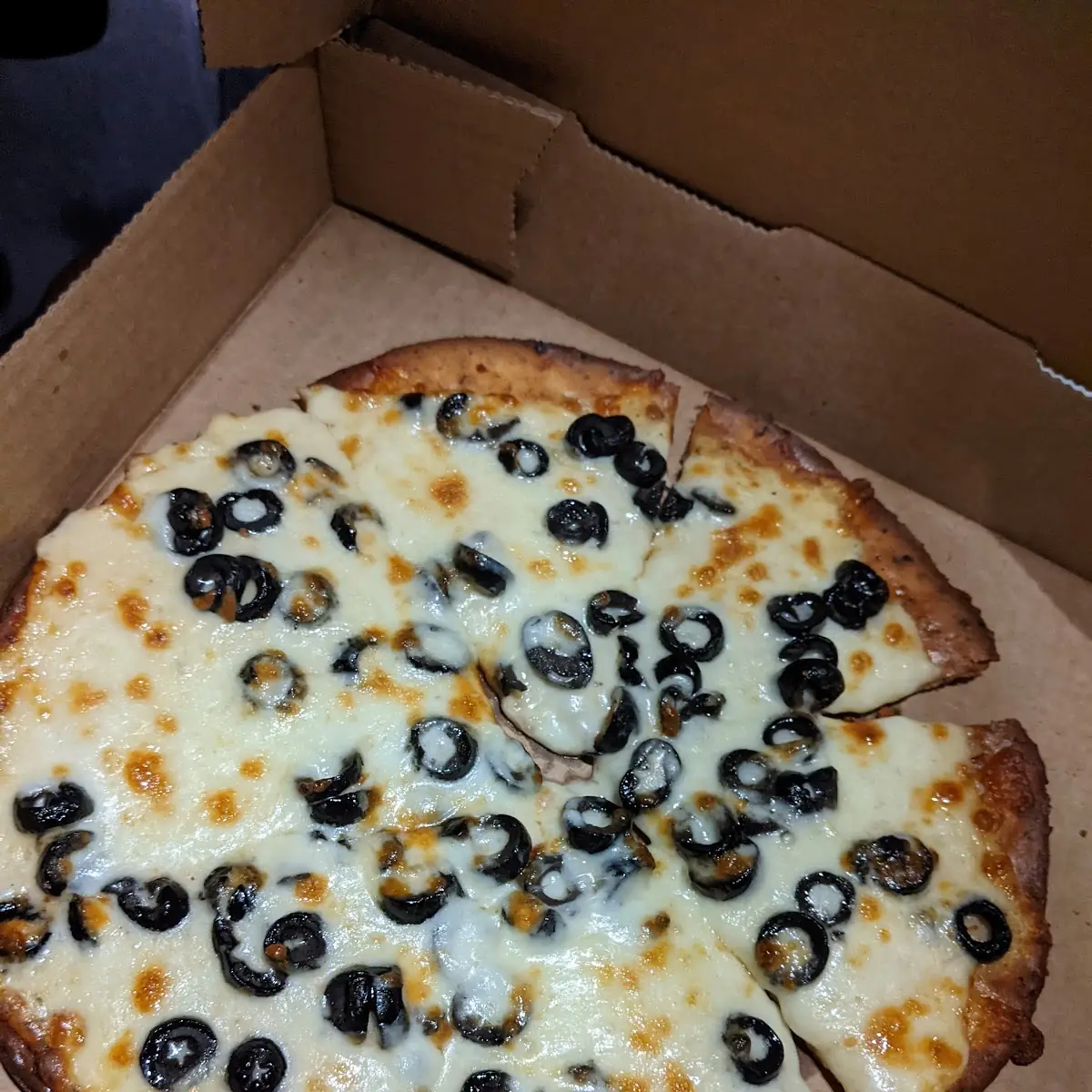 Cauliflower Crust Cheese and Black Olive Pizza