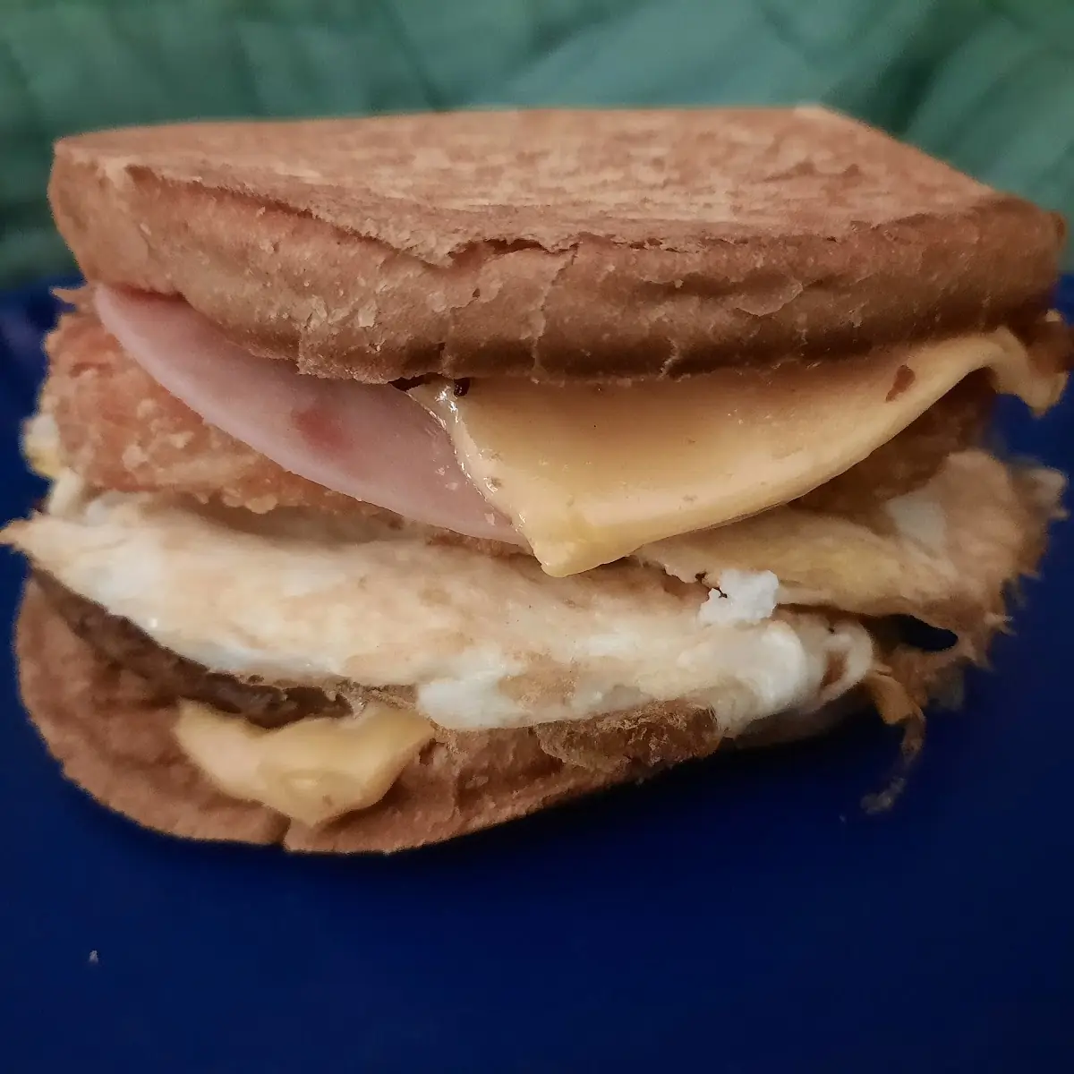 Loaded Breakfast Sandwich w Hash Browns