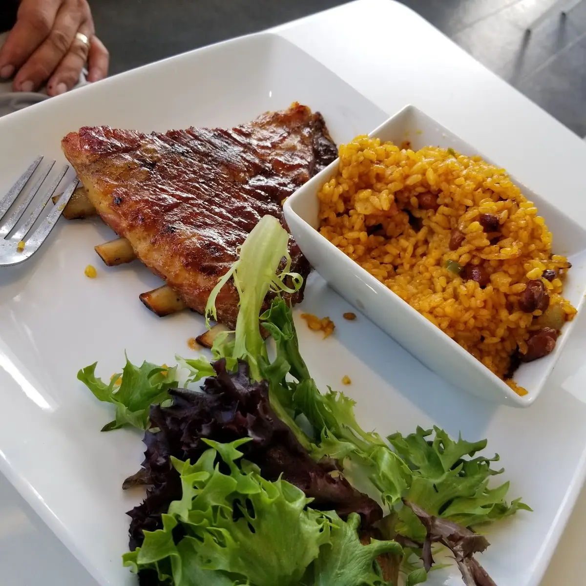 Costilla Y Arroz Mamposteado