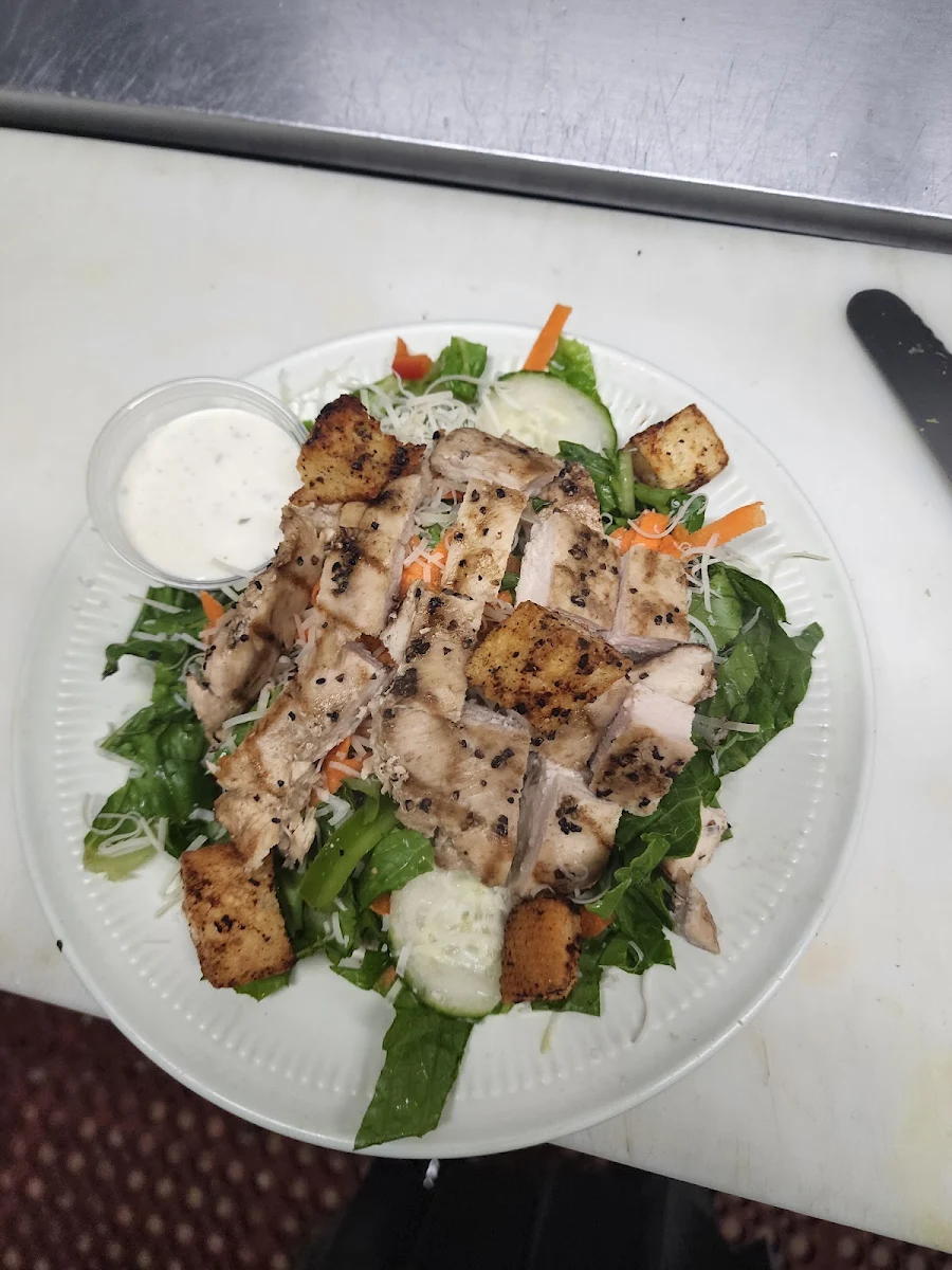 Grilled Chicken Garden Salad