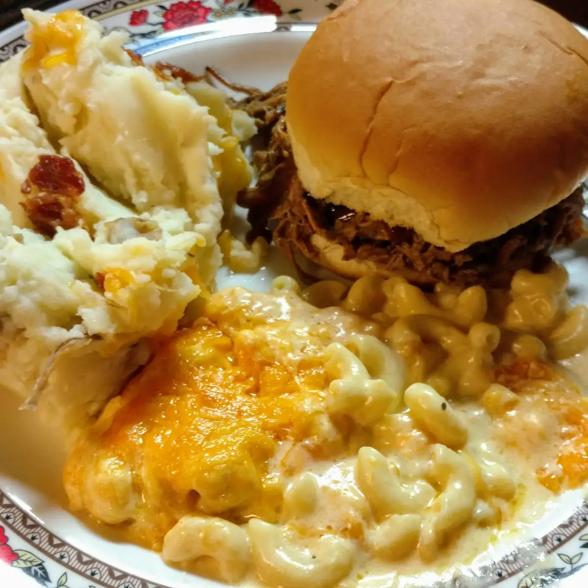 Pulled Pork Mac N Cheese