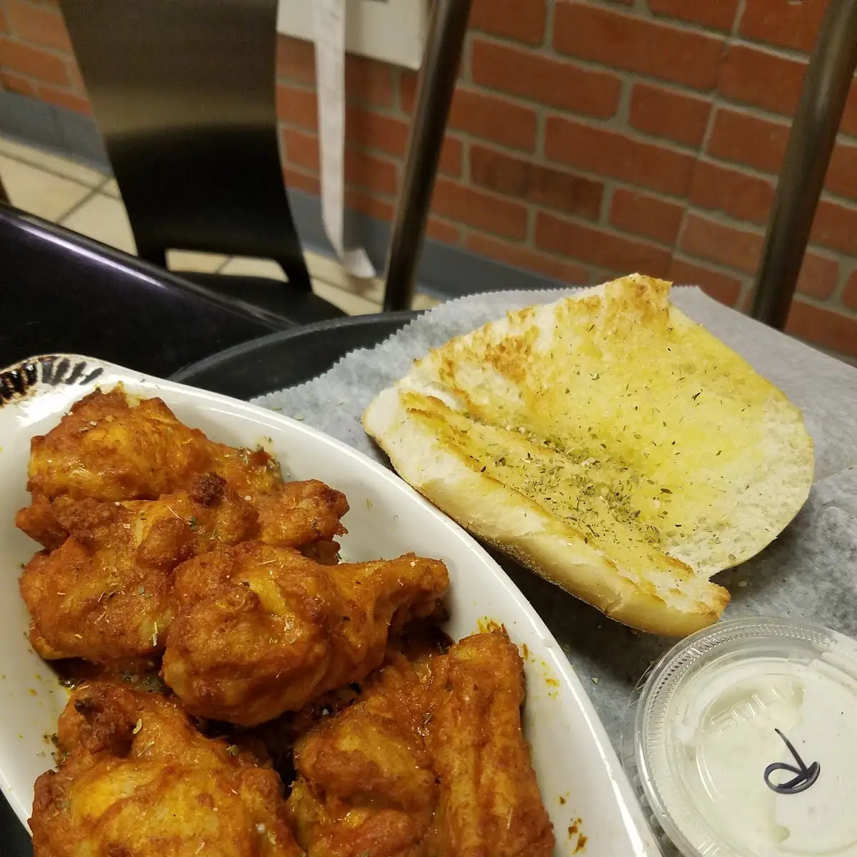 Chicken Wings with Garlic Bread