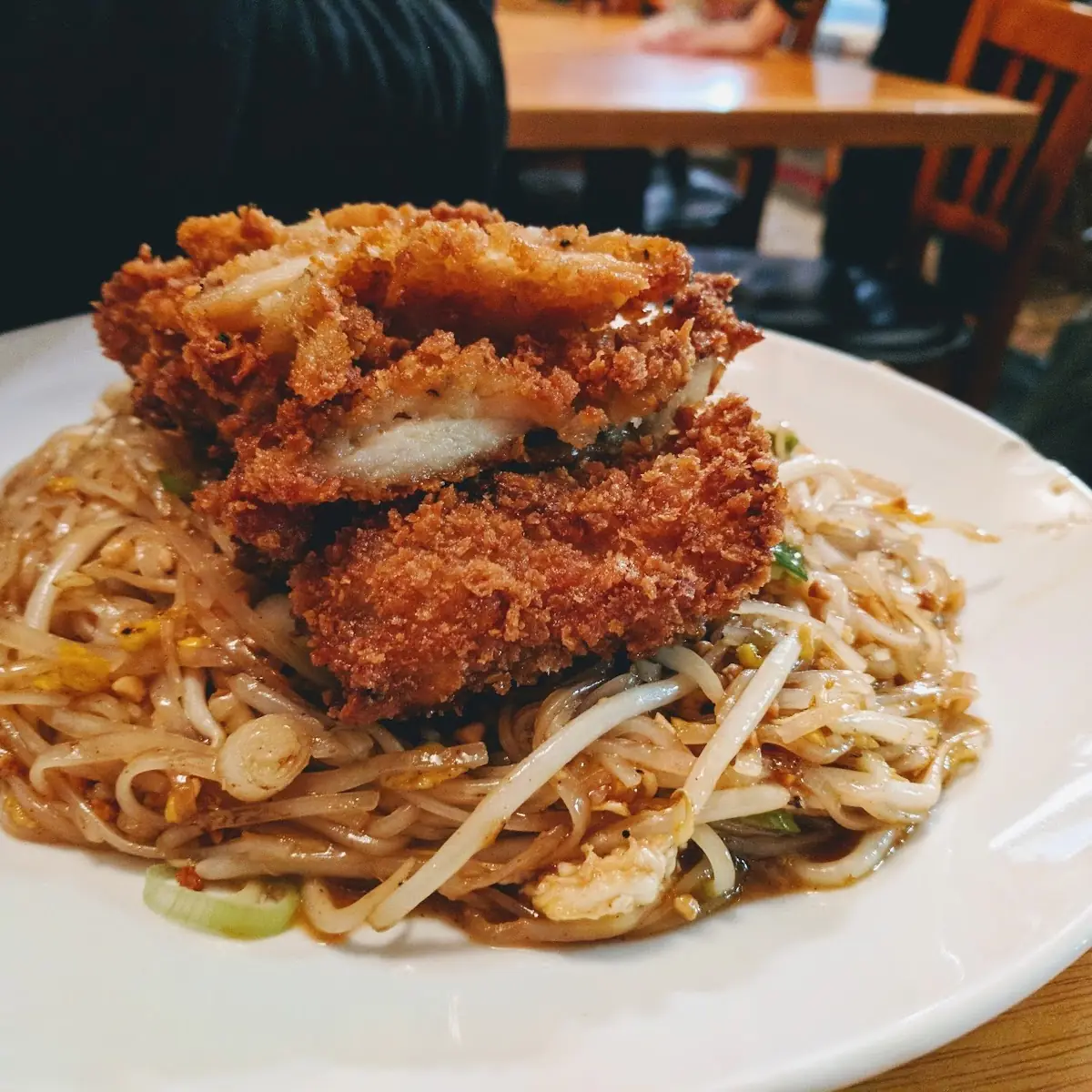 Crispy Chicken Pad Thai