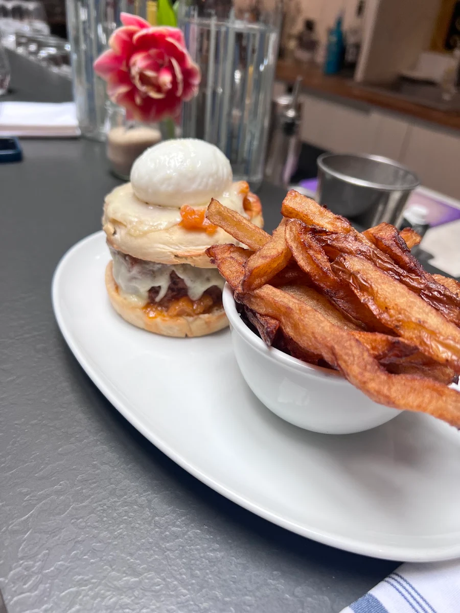 Pulled Pork Benedict