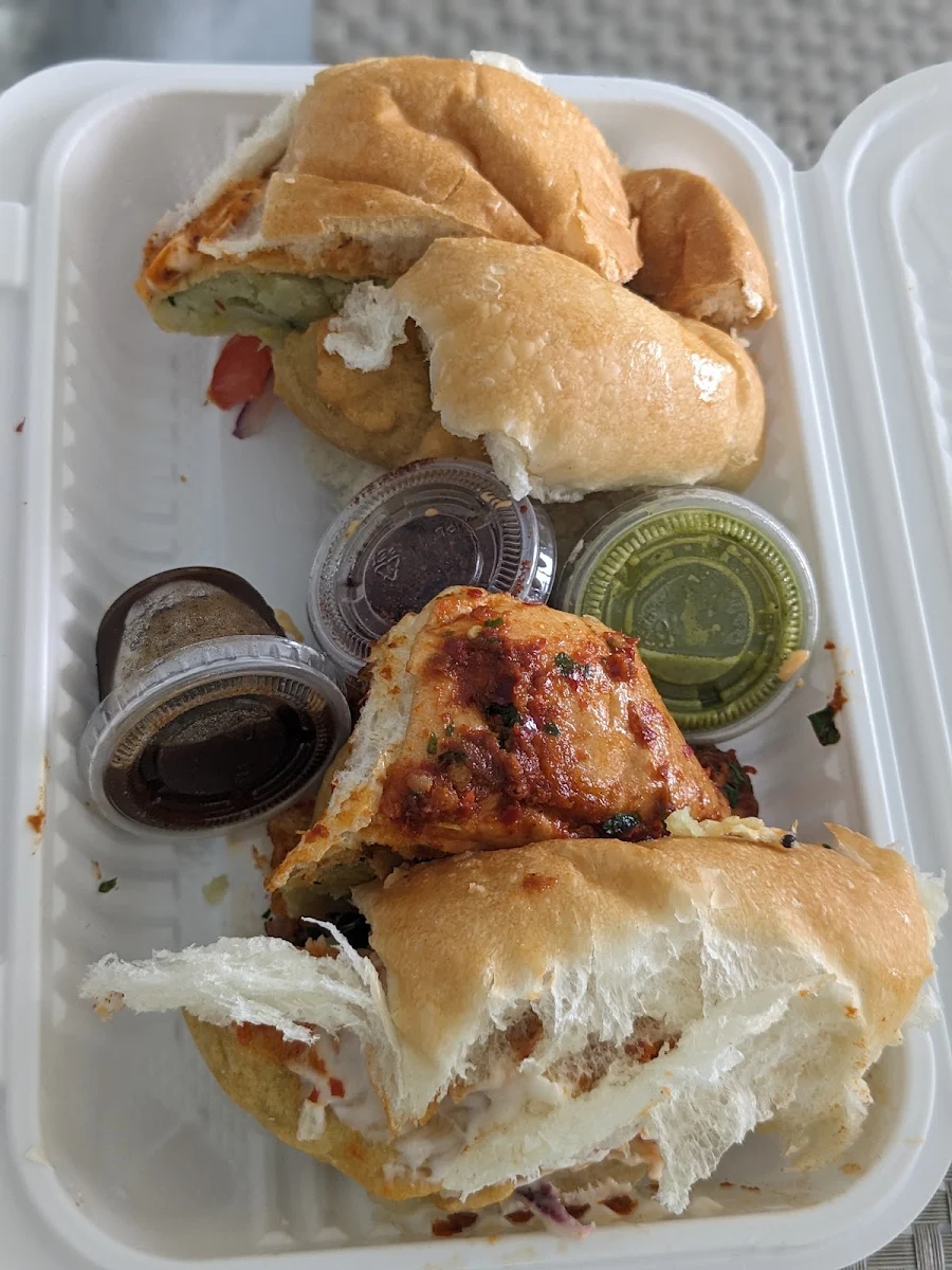 Toofani Vada Pav