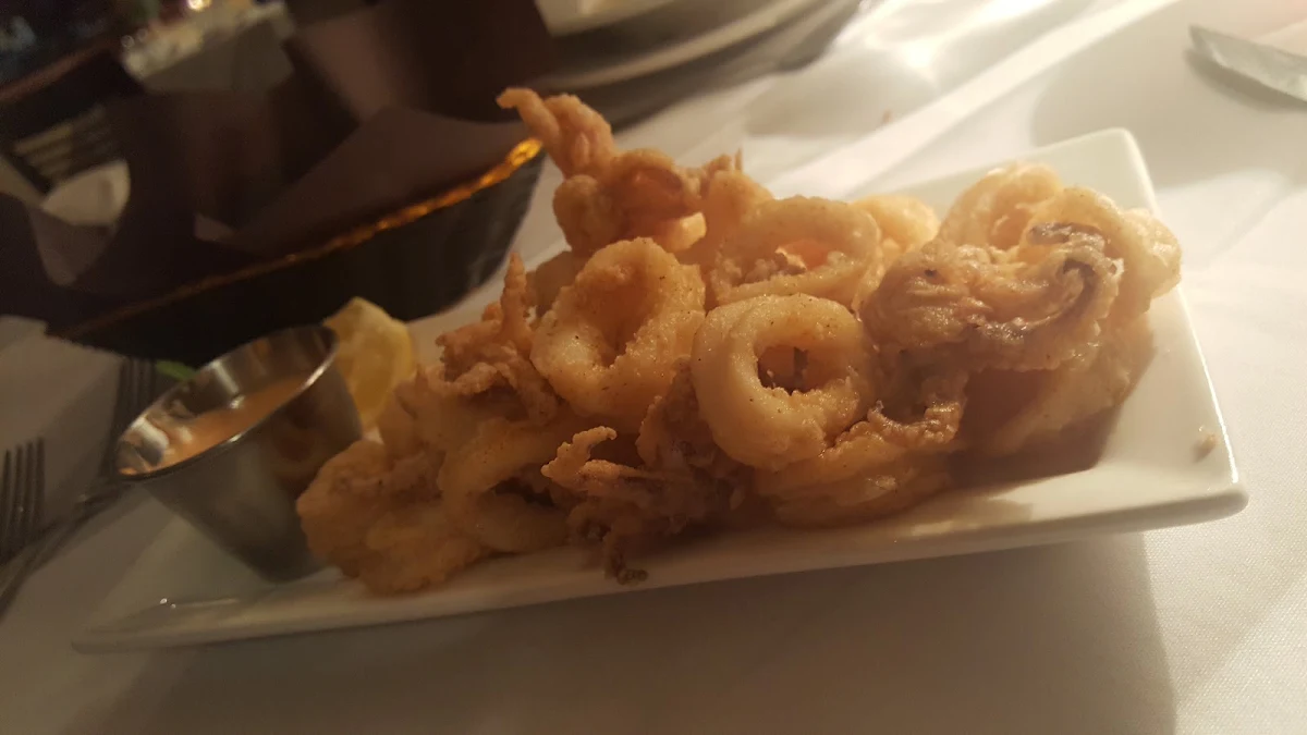 Crispy Fried Calamari, Bardi's Steak House