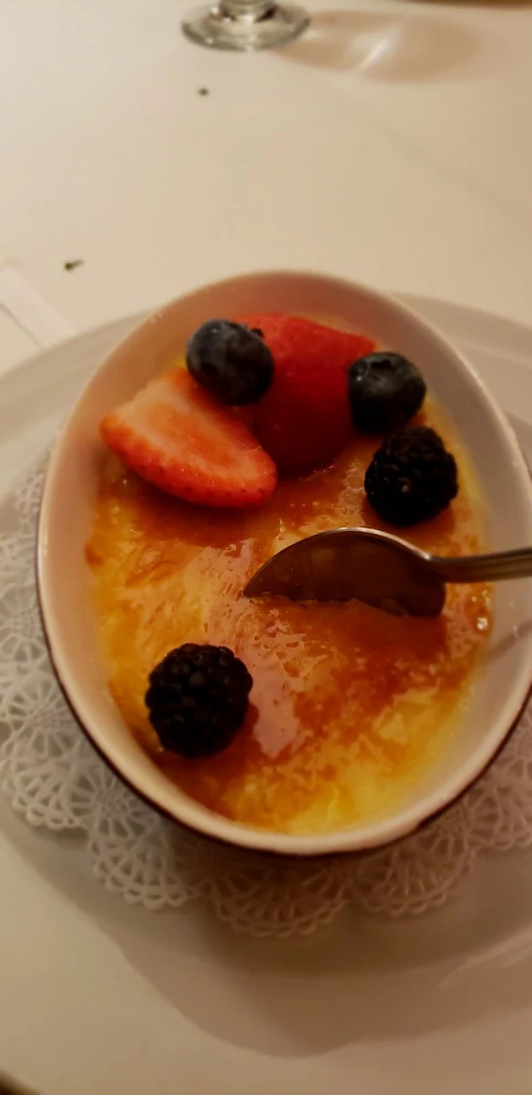 Highlights, Bardi's Steak House