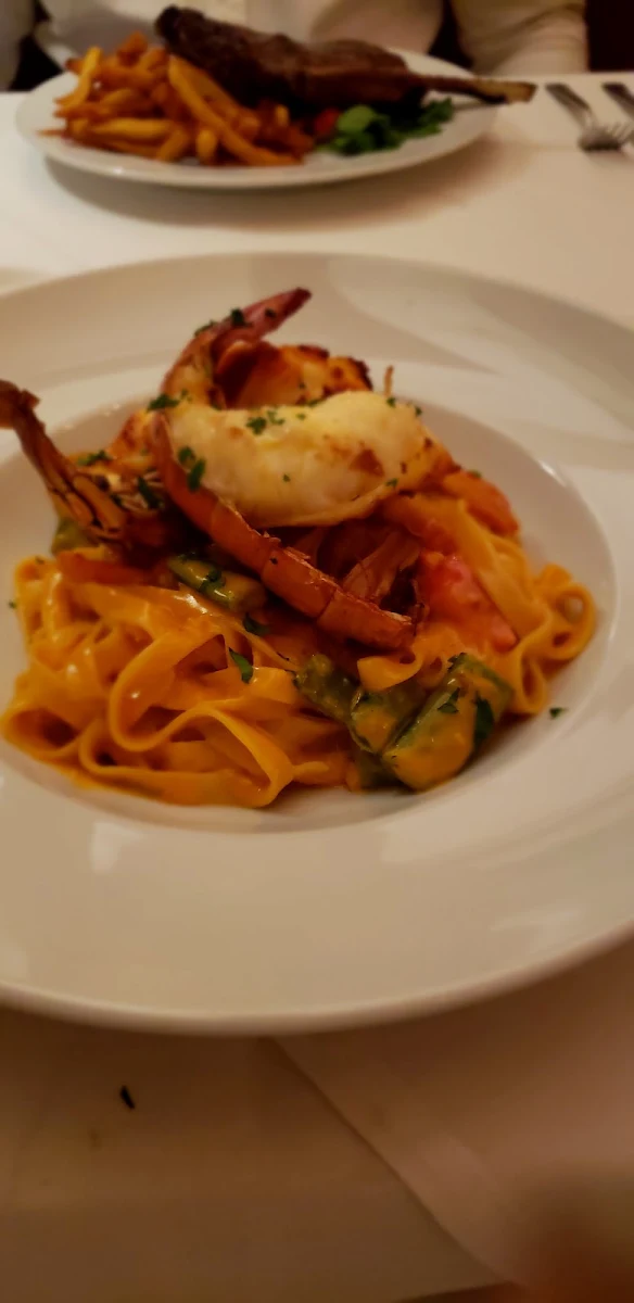Lobster Tagliatelle, Bardi's Steak House