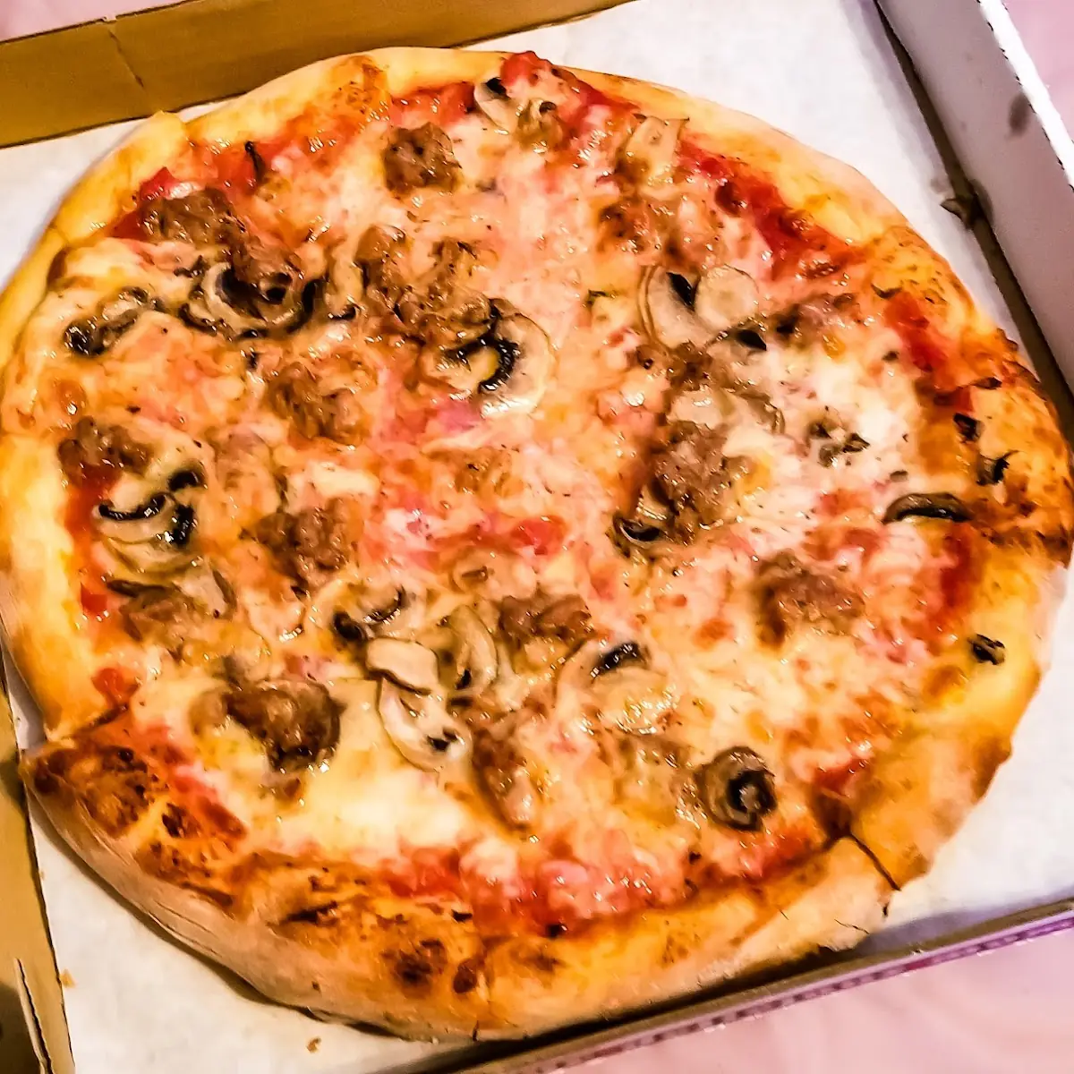 Sausage & Mushroom Pizza