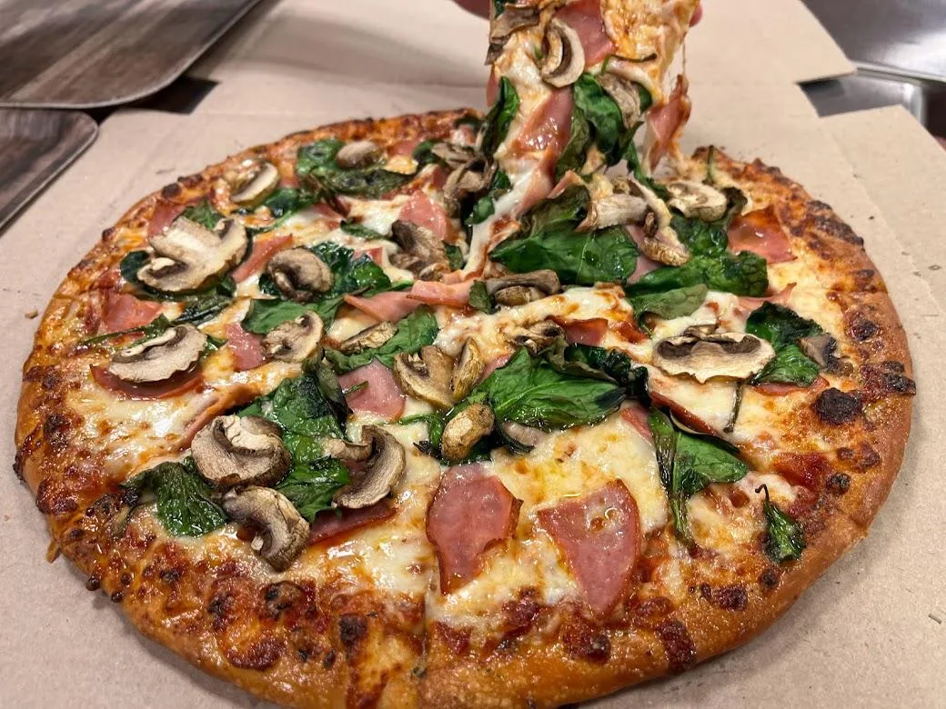 The People’S Pizza – Deluxe