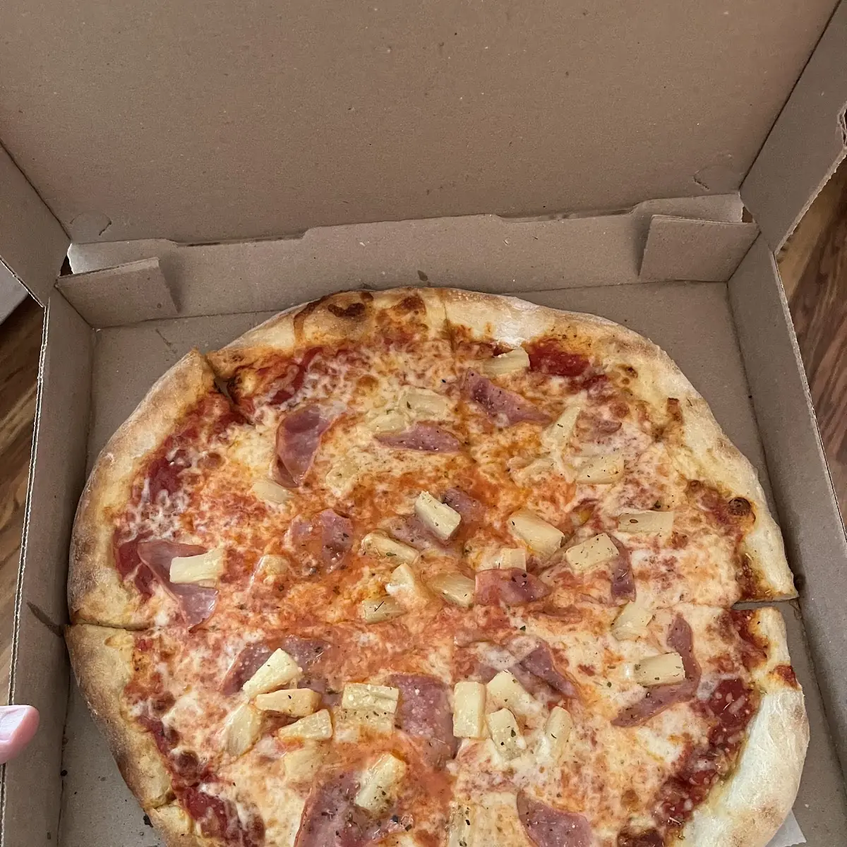 Hawaiian Pizza on Extra Thin NY Crust