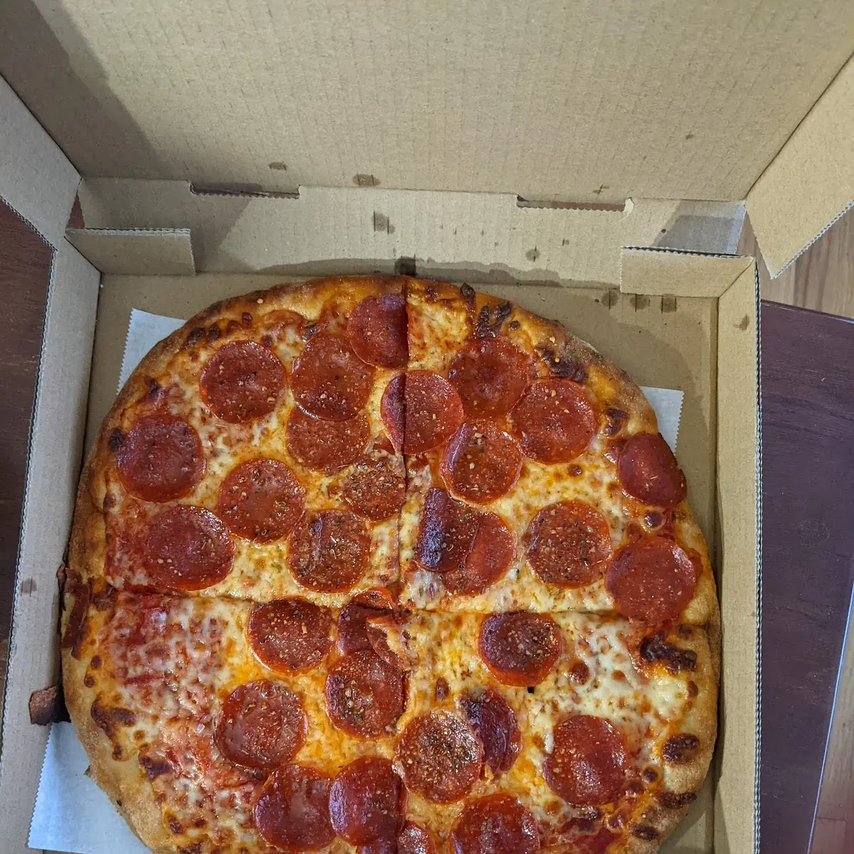 Pepperoni Pizza New York Style