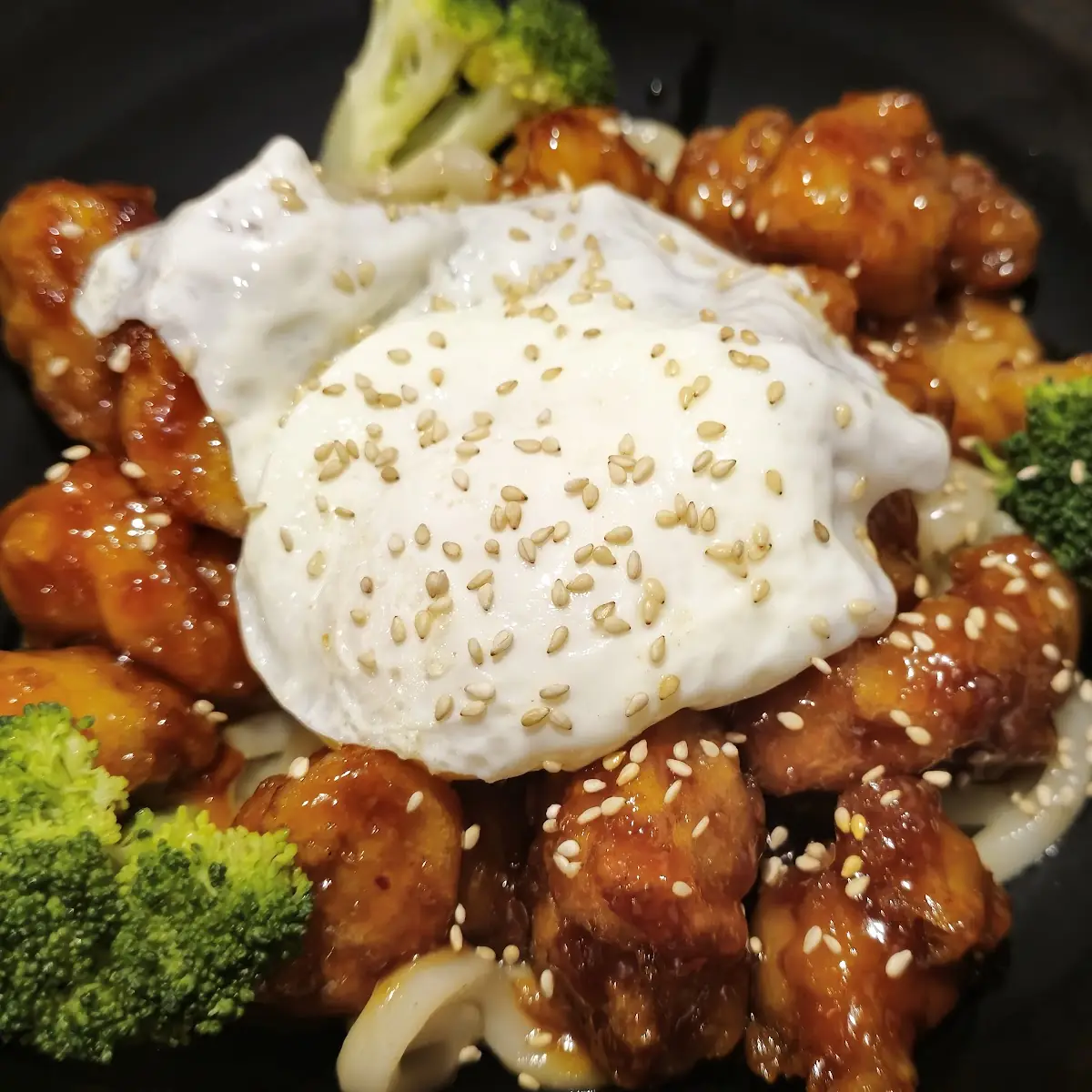 Sesame Chicken with Steamed Rice