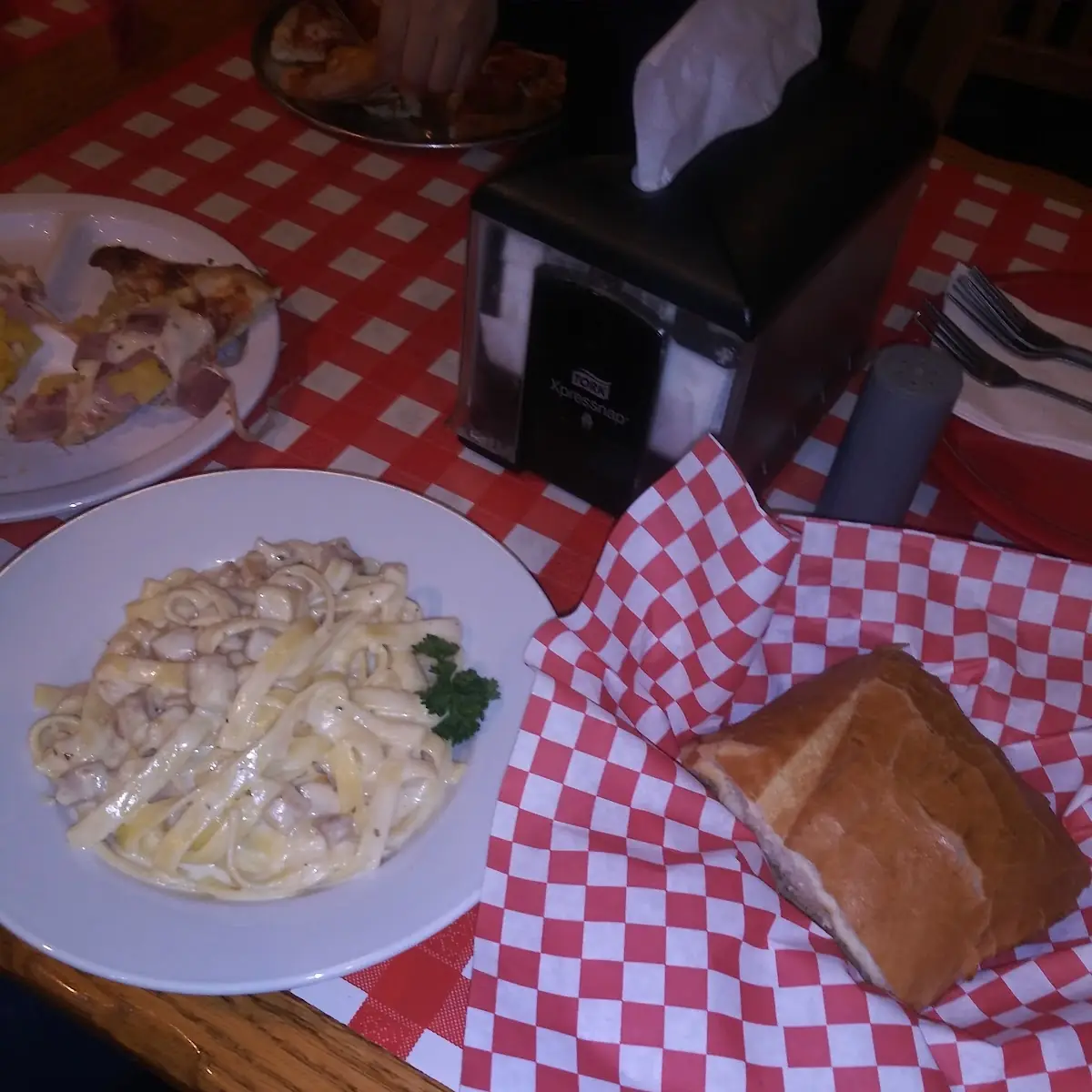 Chicken Alfredo with Garlic Bread