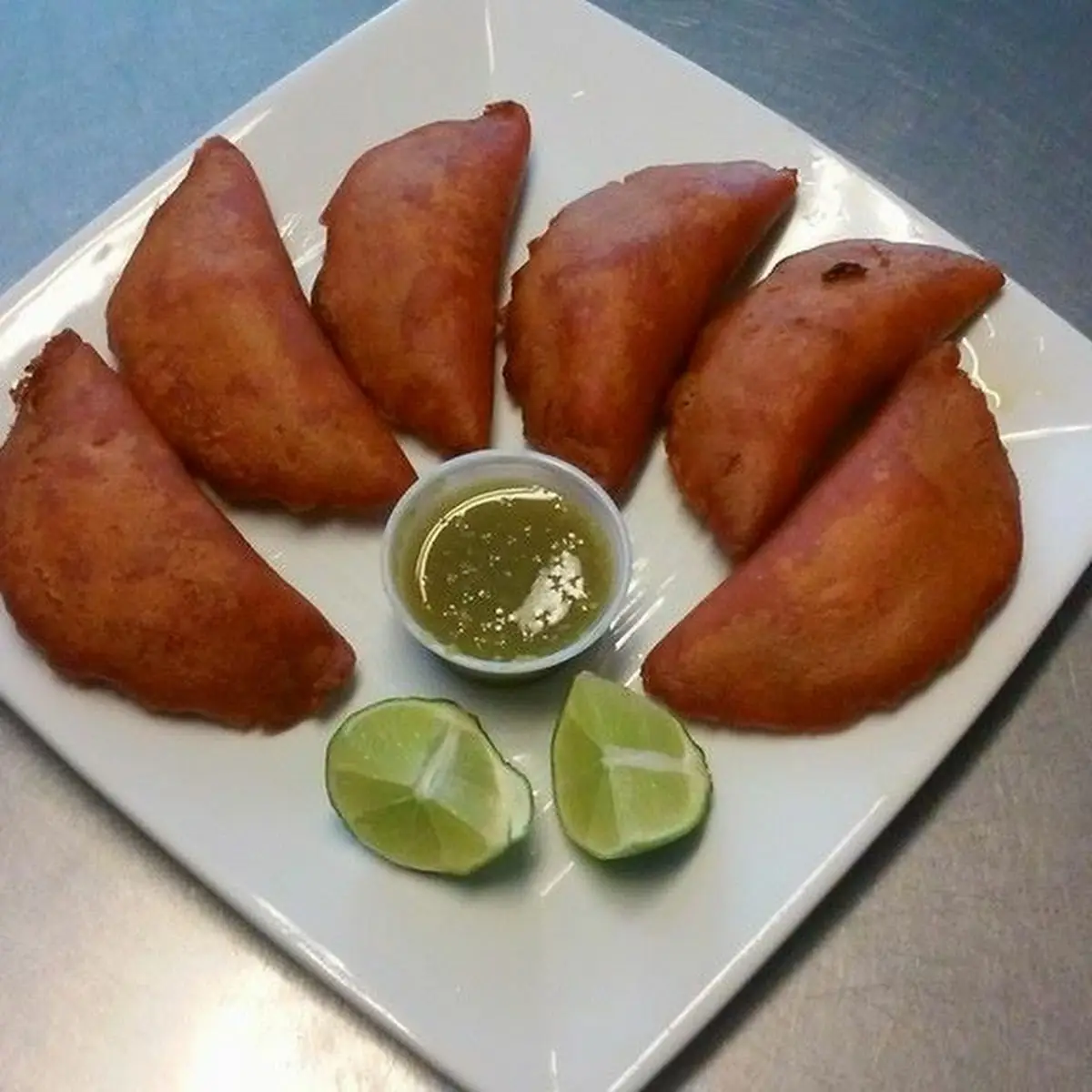 Empanada de Camarón Con Queso Shrimp With Cheese Empanada