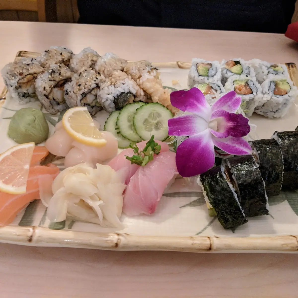 Sushi & Sashimi Combo