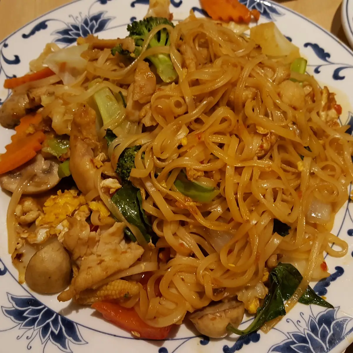 Pad See Eew Choice of Meats