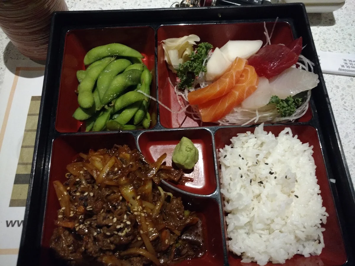 Sashimi & Bulgogi Bento Box