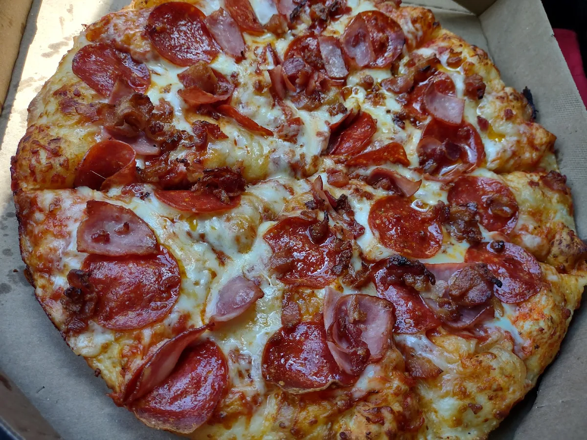 Pepperoni Bacon and Ham Pan Pizza