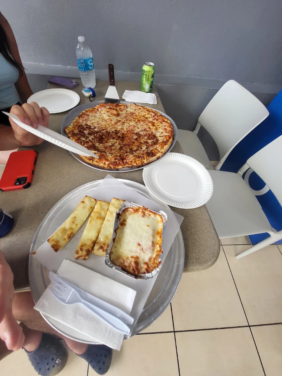 Lasagna and Cheese Pizza