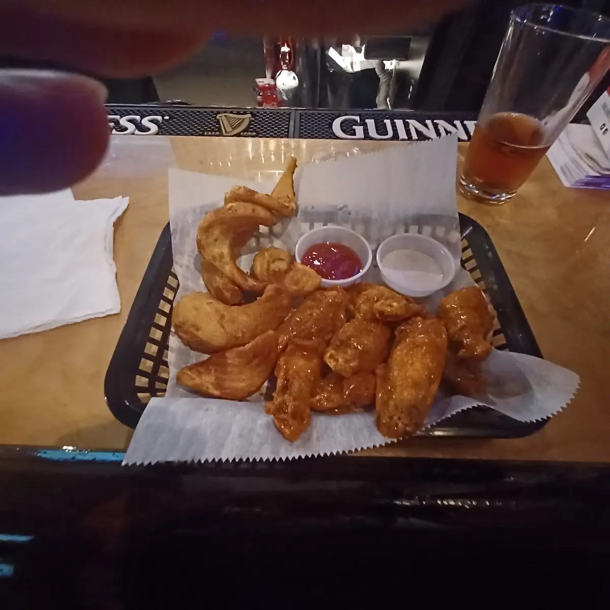 Wings (8 Count) w/Fries