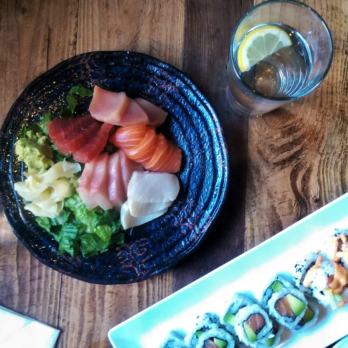 Avokyu Hand Roll