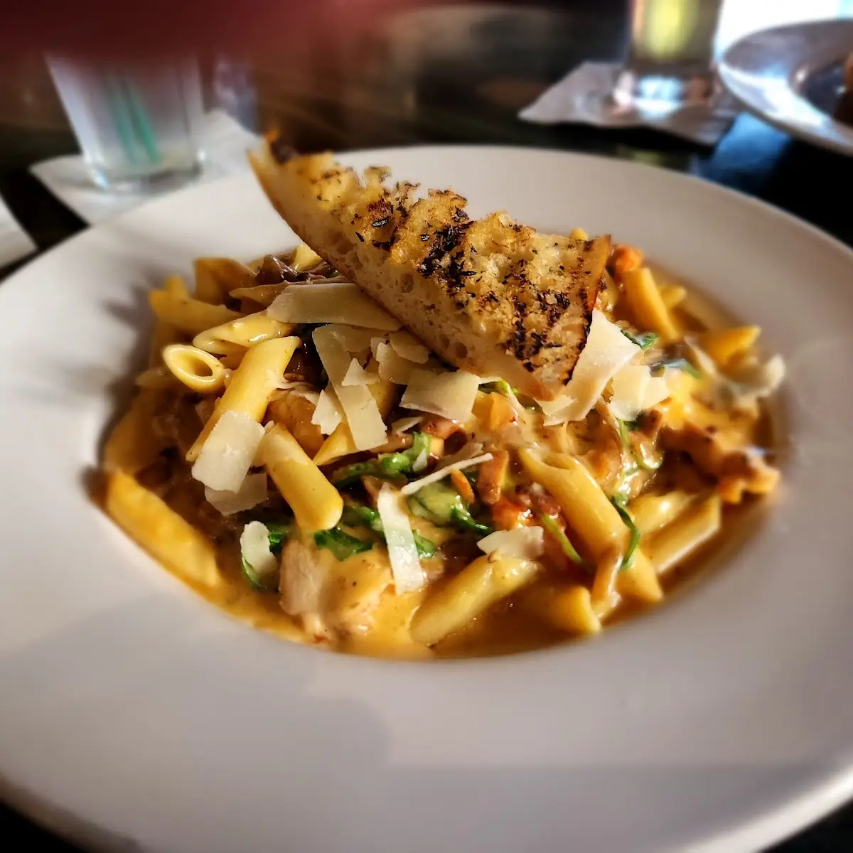 Chicken Mac and Cheese Pasta