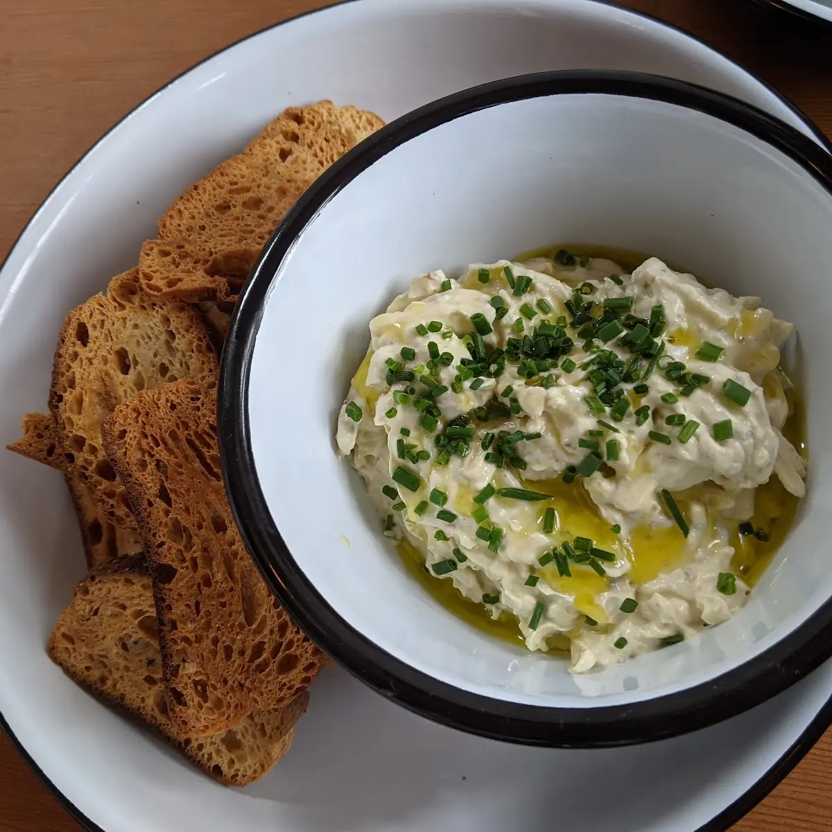 Spicy Garlic Cheese Spread