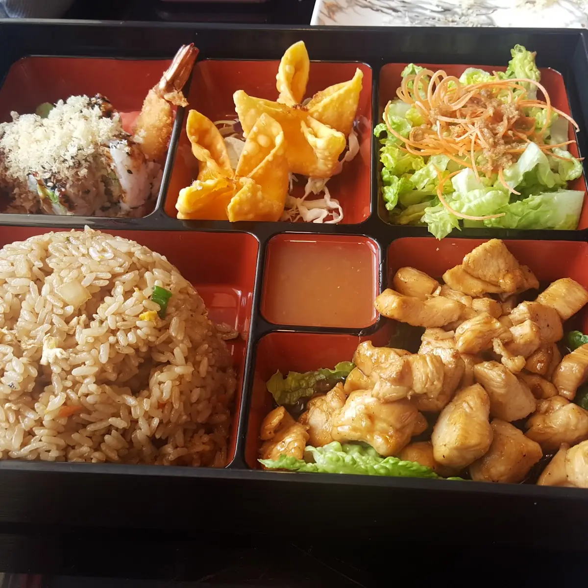 Bento Box De Pollo a La Naranja