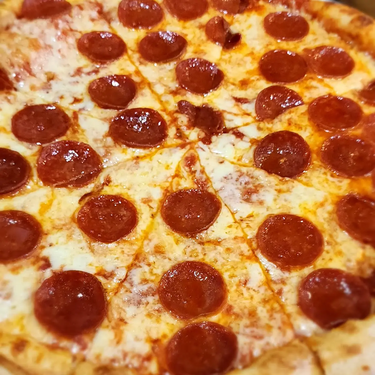 Large Pepperoni Pizza