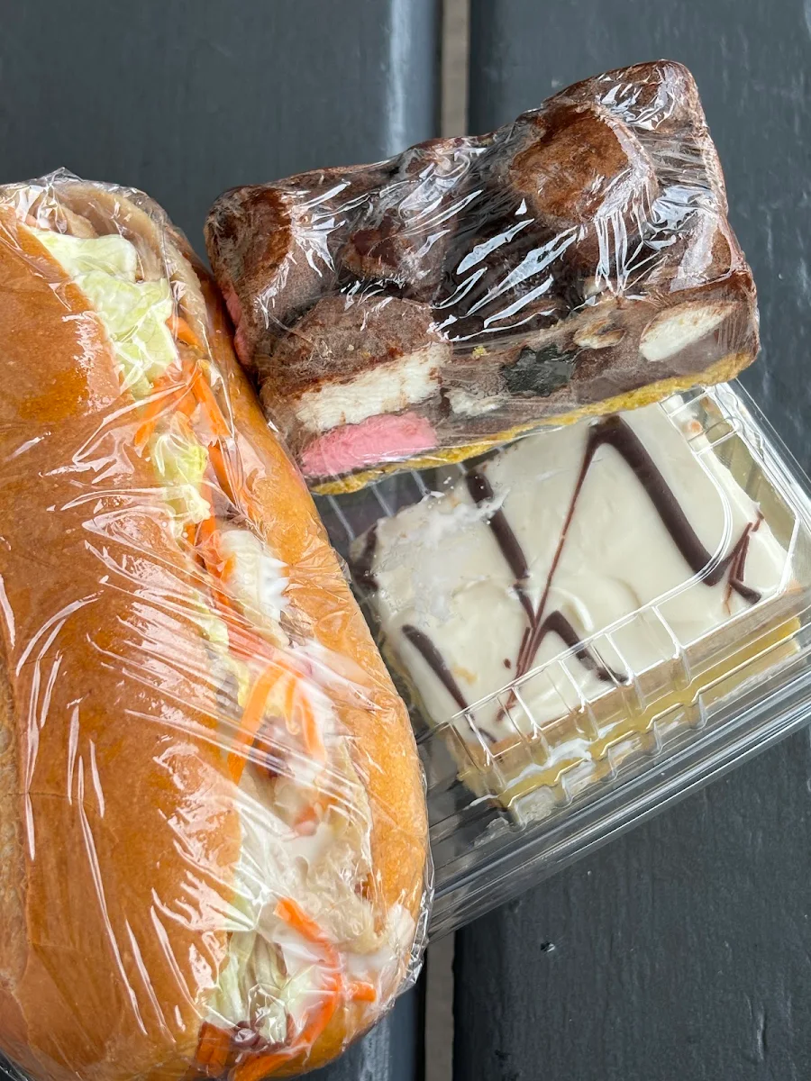 Highlights, Wavell Hot Bread