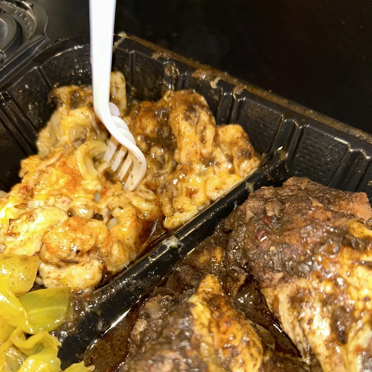 Oxtail Jerk Mac and Cheese Taco