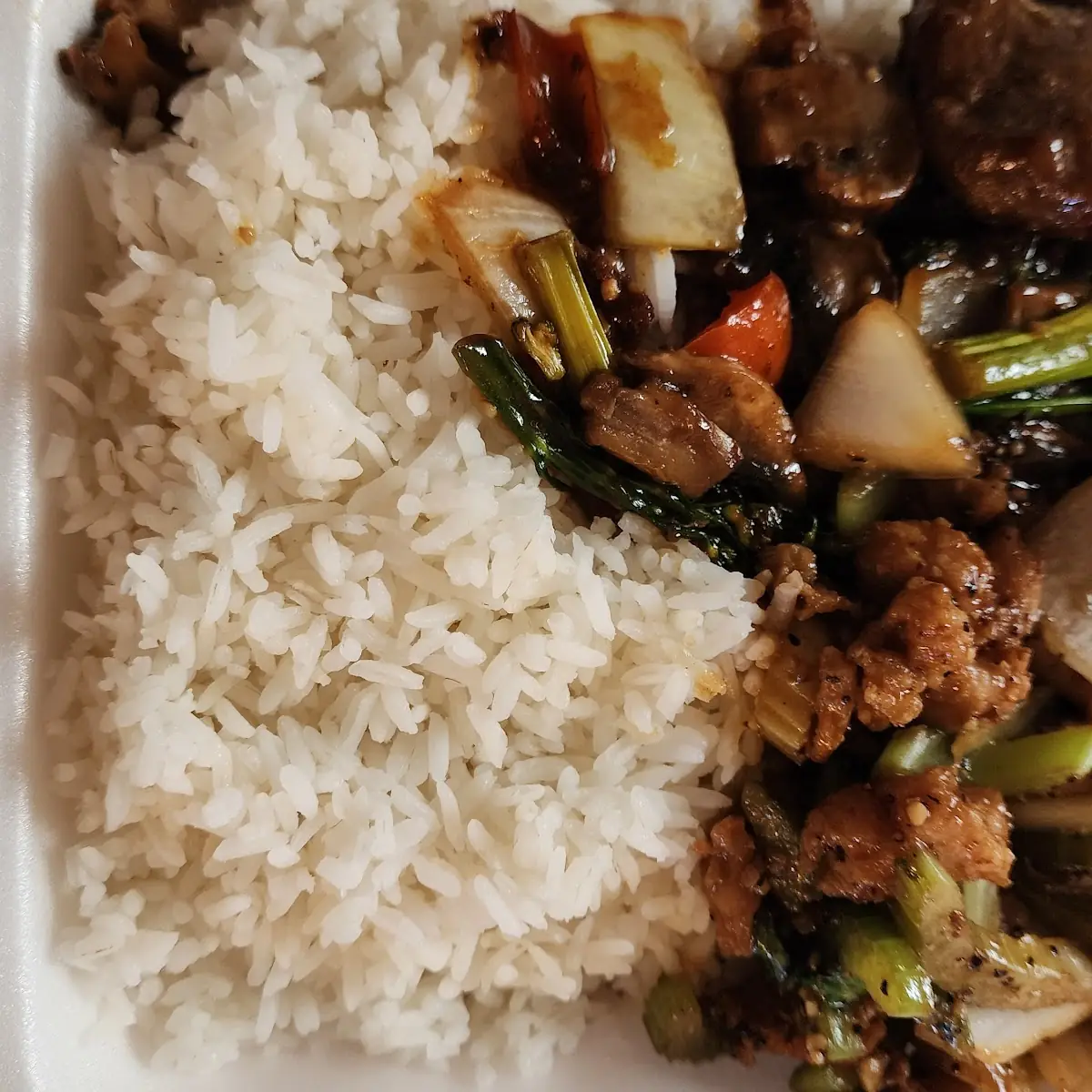 Black Pepper Beef and White Rice